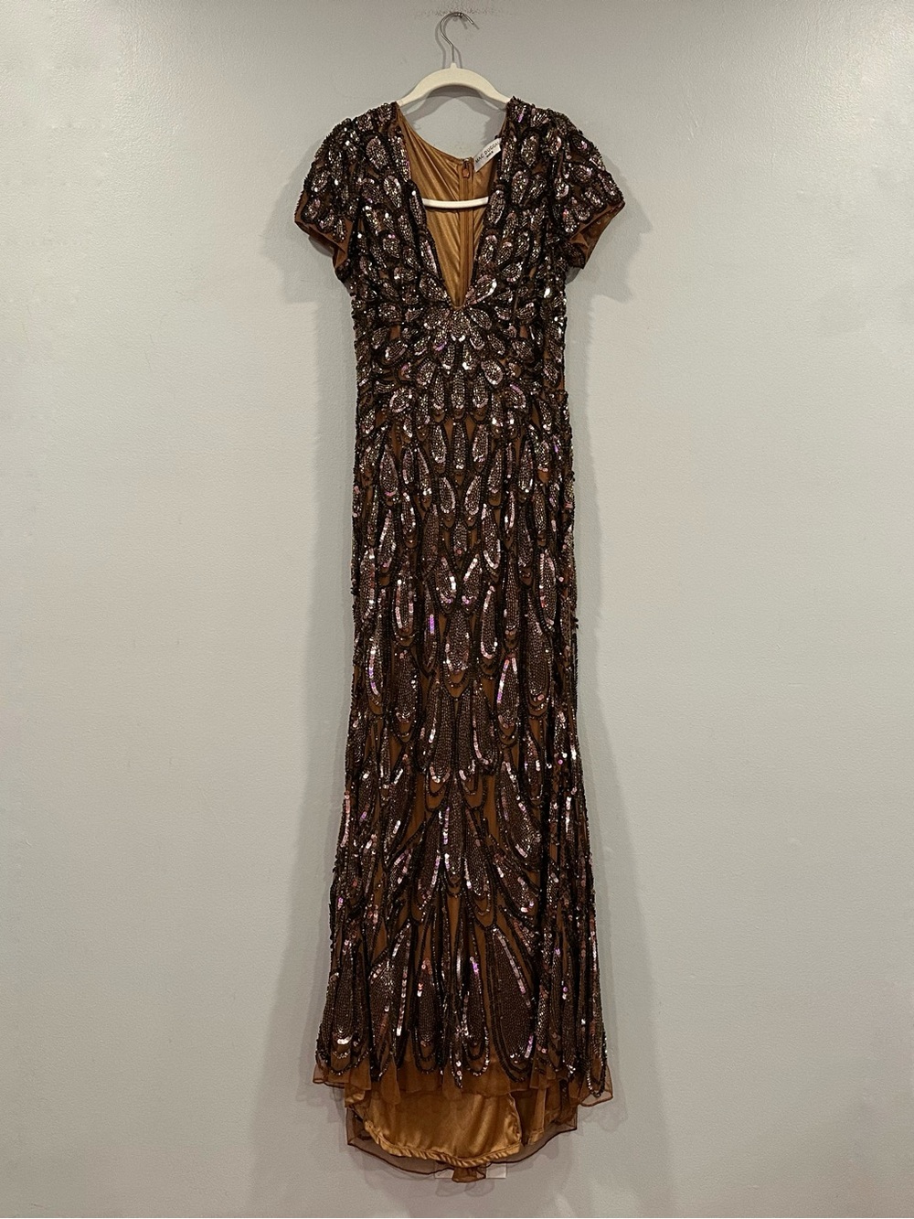 Mac Duggal 5243 Chocolate Brown Embellished Deep V Column Gown Sz 8 NWOT